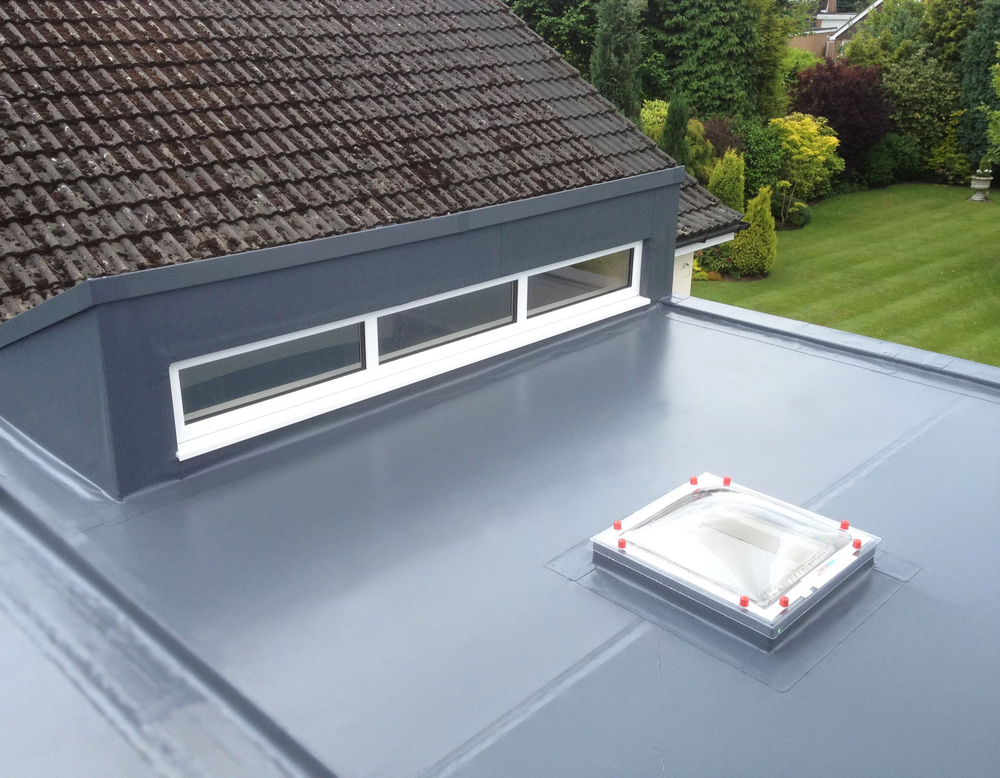 Как продлить срок службы кровли с помощью материалов Sika Как продлить срок службы кровли с помощью материалов Sika